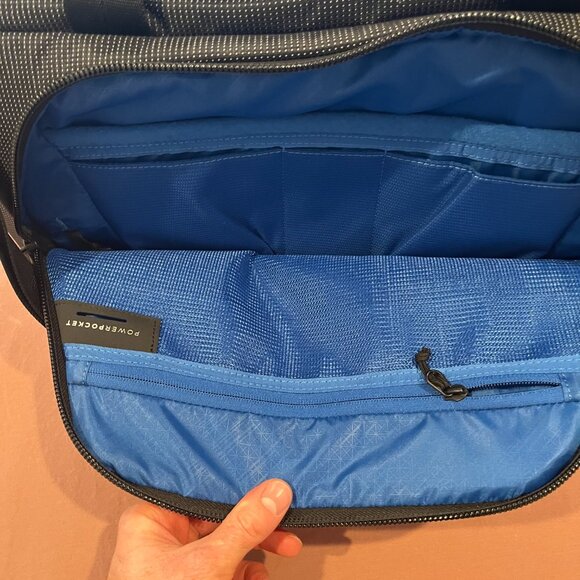 Thule Crossover Bag - Picture 6 of 11